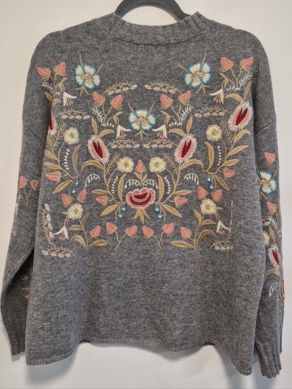 Anthropologie Aratta Silent Journey Embroidered Sweater Grey Floral Sz Small - Picture 7 of 10